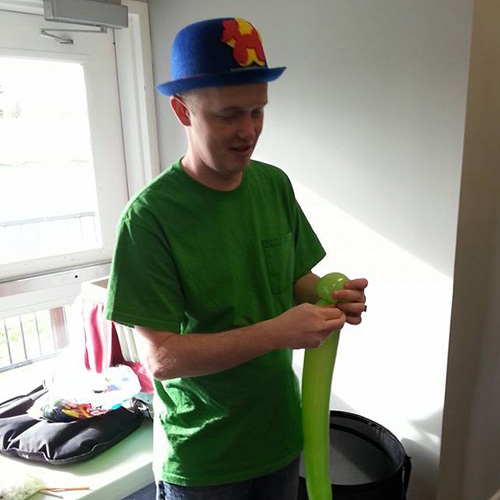 TJ building balloon animals